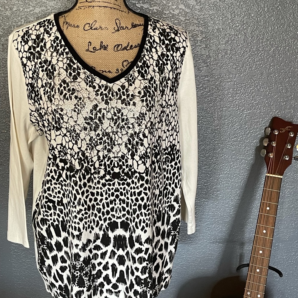 ⭕️Zenergy/Chico, White w/Black Animal Print front  3 - Picture 7 of 7
